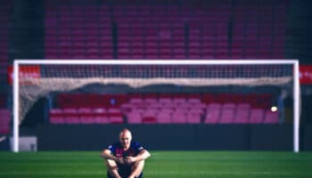 "(Iniesta) Has cautivado a aficionados de todo el mundo": Infantino | Video