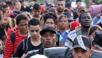Nueva York cerrará 25 albergues para migrantes