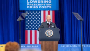 '(Trump) Tenemos que encerrarlo...políticamente': Joe Biden | Video