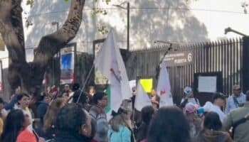 Protestan contra la 'tómbola judicial' afuera del Senado