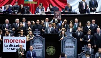 Mayoría morenista aprueba reforma de ‘supremacía constitucional’