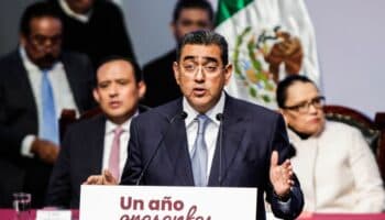 Sheinbaum: gobernador de Puebla, Sergio Salomón, será titular del INM