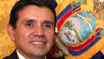 Ecuador anuncia que buscará que México retire el estatus de refugiado al exministro Walter Solís