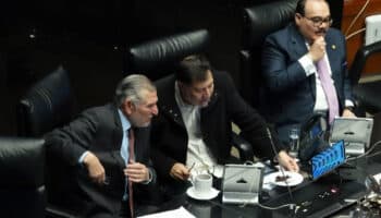 Senado da golpe final a siete organismos aut贸nomos