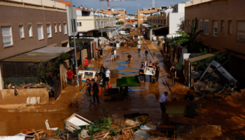 España | Ya son 205 los fallecidos por inundaciones en Valencia; abren morgue temporal