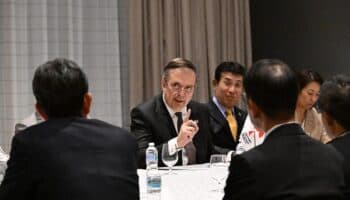 Ebrard acuerda con empresarios japoneses impulsar inversiones en México