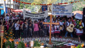 Marchan por justicia a un mes del asesinato del padre Marcelo Pérez en Chiapas