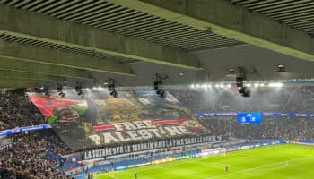 Piden explicaciones por tifo pro palestino en el Parque de los Príncipes | Video