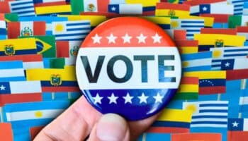 ¿De qué trata 'El péndulo', el podcast sobre el voto latino en las elecciones de EU? Alarcón | Video