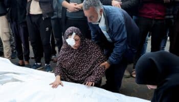 Nuevo ataque israelí al centro de Gaza mata 27 personas