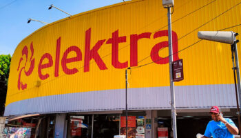 Accionistas de Grupo Elektra aprueban privatizar la compañía