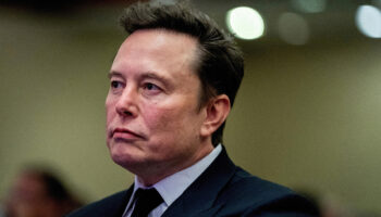 Musk promete 'guerra' para defender programa de visas H-1B