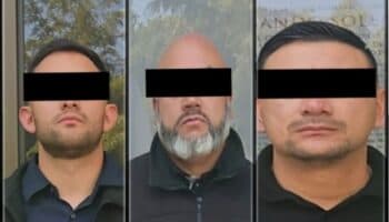 Caen en CDMX falsos agentes de FGR; portaban armas y ‘charolas’ apócrifas