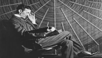 Siete citas imprescindibles a 82 años de la muerte de Nikola Tesla