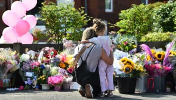Cadena perpetua a responsable de apuñalar a tres niñas en Southport | Video
