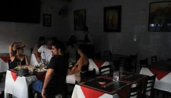 Videos | Chile sufre apagón del 99% en plena ola de calor; gobierno descarta ataque
