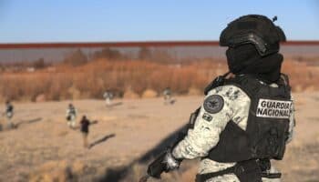 México y EU desmantelan red de tráfico de migrantes que operaba en la frontera