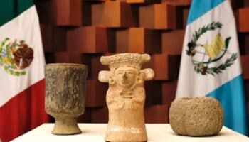 México regresa 54 piezas arqueológicas y etrnográficas a Guatemala