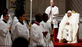 Papa Francisco se enfrentó a cardenales por las finanzas del Vaticano antes de hospitalización | RTS