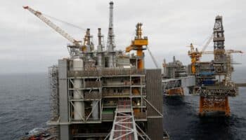 Sheinbaum confirma envíos de petróleo de México a Cuba como parte de apoyo histórico