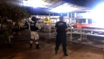 Ataque armado deja cuatro muertos en palenque de gallos clandestino en Michoacán