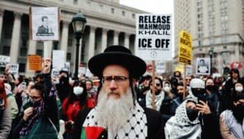 Arrestan a otra estudiante de Universidad de Columbia por participar en protestas propalestinas