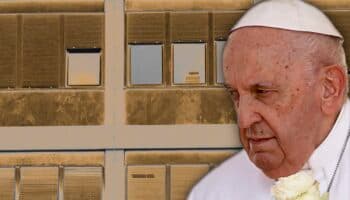 El papa sigue el tratamiento para la neumonía bilateral y permanece estable