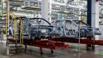 Empresarios paralizan inversiones ante incertidumbre por aranceles: Periodista | Entérate