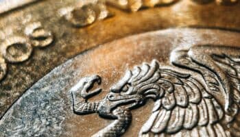 Fitch prevé recesión para México en 2025 por vulnerabilidad ante proteccionismo de EU