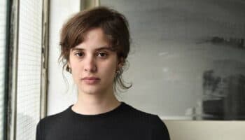 “Ahora hay una sensación de ir hacia la destrucción, como bichos que van a la luz”: Camila Fabbri