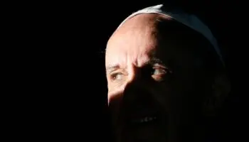 Revelan causa de muerte del Papa Francisco; un benefactor pagará por su entierro