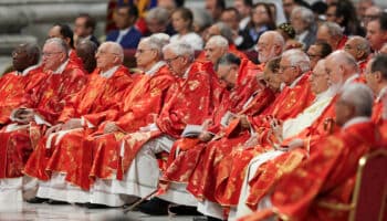 Cónclave | Cardenales asisten a misa y almuerzan antes de encerrarse en la Capilla Sixtina