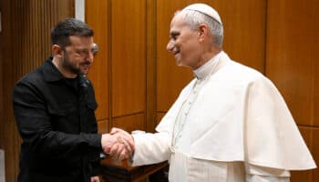 Papa León XIV ofrece el Vaticano para negociaciones entre Rusia y Ucrania, revela Zelenski