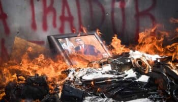 Miembros de CNTE causan incendio en instalaciones de SNTE; retrasa acuerdo, señala Segob | Video