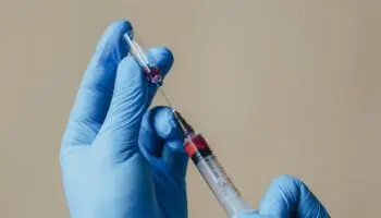 Cofepris autoriza primera inyección semestral contra VIH