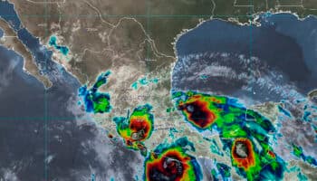 'Erick' toca tierra como huracán categoría 3; es considerado 'extremadamente peligroso'