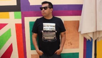 “Mientras haya lectores inteligentes, está asegurada mi supervivencia”: Carlos Velázquez