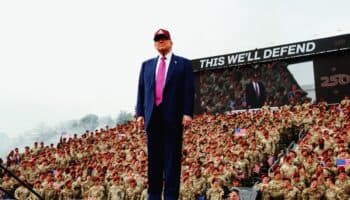 'Los Ángeles está siendo invadido por un enemigo extranjero': Trump