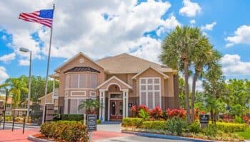 Inversionistas mexicanos lanzan fondo de hasta 400 millones de dólares para vivienda latina en EU