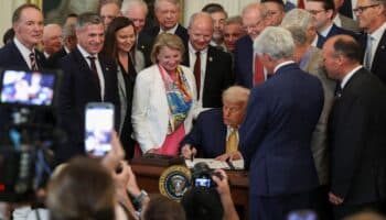 Trump 'ya está usando lenguaje de emperador: Vamos a intervenir': Esquivel | Video