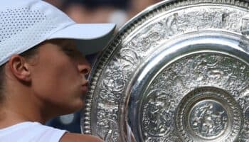 Swiatek despacha a Anisimova en menos de una hora para conquistar Wimbledon