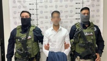 Detienen a ejecutivo de Banca Afirme; nunca construyó planta solar avalada por AMLO