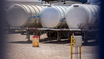 Caen servidores públicos y directivos de empresas relacionados al huachicol: Harfuch