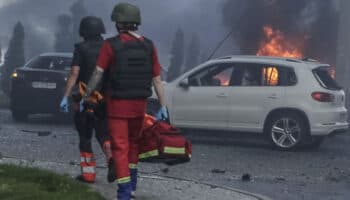 Zelenski denuncia que Rusia responde a su propuesta de alto al fuego en Estambul con un nuevo bombardeo