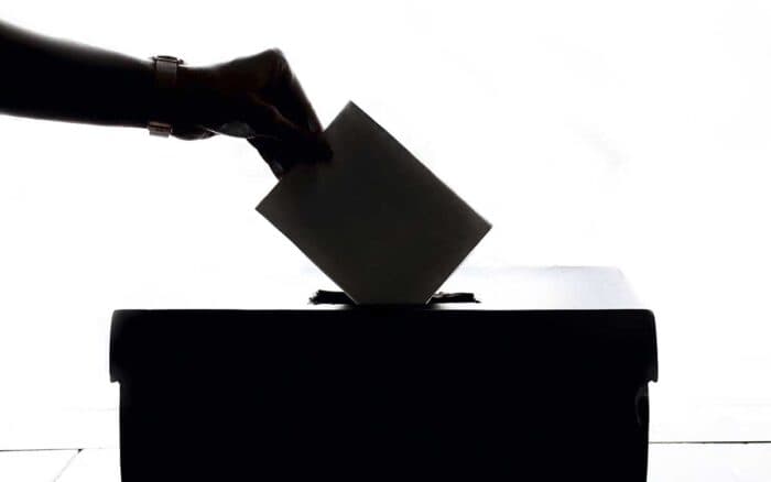 Lo mejor de Aristegui en Vivo: ¿Anular elecciones por injerencia extranjera?; decomisan metanfetamina en Sinaloa; México-EU.UU. pactan seguridad (22/05/2026)