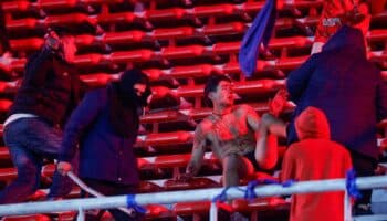 Cientos de heridos en disturbios violentos entre hinchas argentinos y chilenos