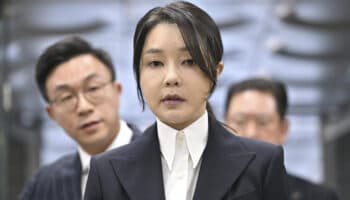 Detienen a la ex primera dama surcoreana Kim Keon-hee por presunta corrupción