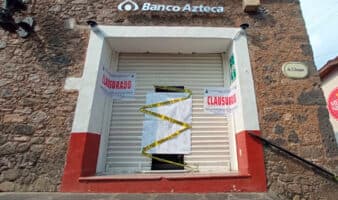 Niño de seis años lesionado de gravedad por caída de cortina en Banco Azteca de Tepoztlán