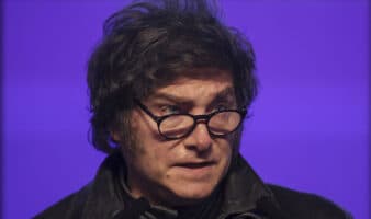 Milei insta al Mercosur a secundar presión militar de EE.UU. contra Venezuela