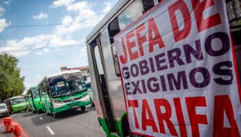 Transportistas anuncian mega bloqueo que "asfixiará" vialidades de la CDMX